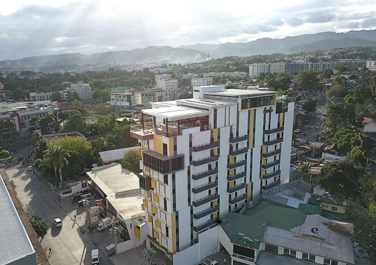 Yello Hotel Cebu Powered By Cocotel Exterior photo